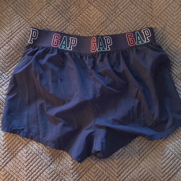 Gap Shorts - Picture 5 of 5